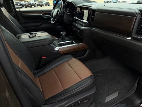 Pre-Owned Harvest Bronze Metallic 2023 Chevrolet Silverado 1500 High Country 4WD - photo 16 - Stock #261119A