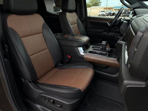 Pre-Owned Harvest Bronze Metallic 2023 Chevrolet Silverado 1500 High Country 4WD - photo 17 - Stock #261119A