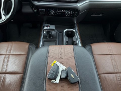 Pre-Owned Harvest Bronze Metallic 2023 Chevrolet Silverado 1500 High Country 4WD - photo 21 - Stock #261119A