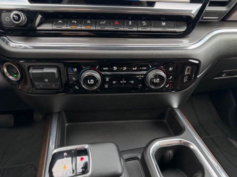 Pre-Owned Harvest Bronze Metallic 2023 Chevrolet Silverado 1500 High Country 4WD - photo 25 - Stock #261119A