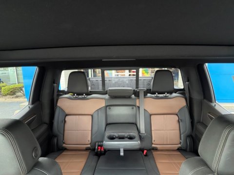 Pre-Owned Harvest Bronze Metallic 2023 Chevrolet Silverado 1500 High Country 4WD - photo 26 - Stock #261119A