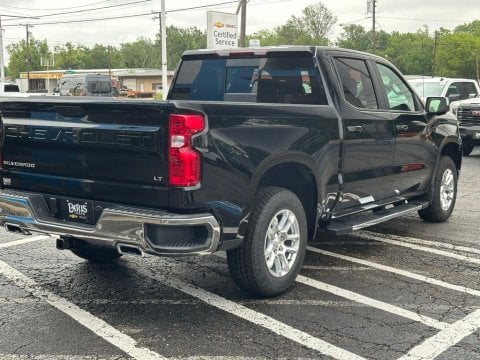 New Black 2026 Chevrolet Silverado 1500 LT 4WD - photo 7 - Stock #260985