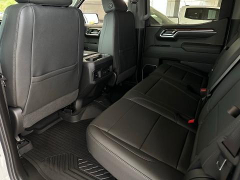 New Summit White 2026 Chevrolet Silverado 1500 LT 4WD - photo 14 - Stock #260796