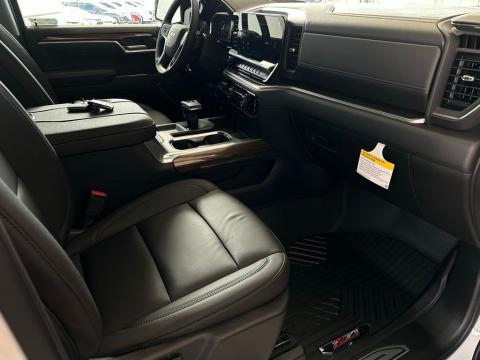 New Summit White 2026 Chevrolet Silverado 1500 LT 4WD - photo 15 - Stock #260796