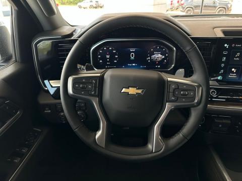 New Summit White 2026 Chevrolet Silverado 1500 LT 4WD - photo 18 - Stock #260796