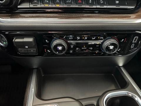 New Summit White 2026 Chevrolet Silverado 1500 LT 4WD - photo 24 - Stock #260796