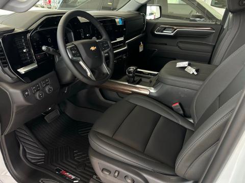 New Summit White 2026 Chevrolet Silverado 1500 LT 4WD - photo 9 - Stock #260796