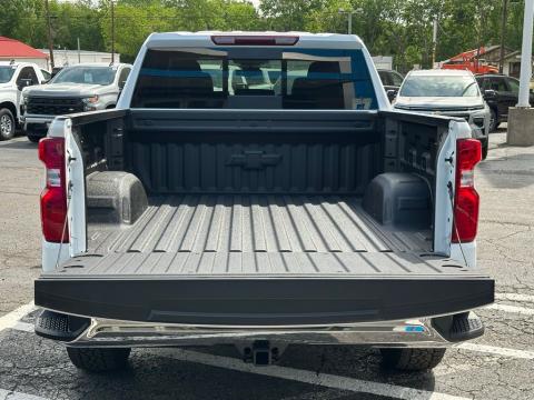 New Summit White 2026 Chevrolet Silverado 1500 LT 4WD - photo 6 - Stock #260826
