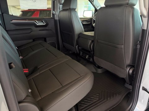 New Sterling Gray Metallic 2026 Chevrolet Silverado 1500 LT 4WD - photo 18 - Stock #261356