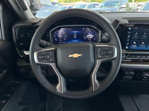 New Summit White 2026 Chevrolet Silverado 1500 LT 4WD - photo 16 - Stock #260981
