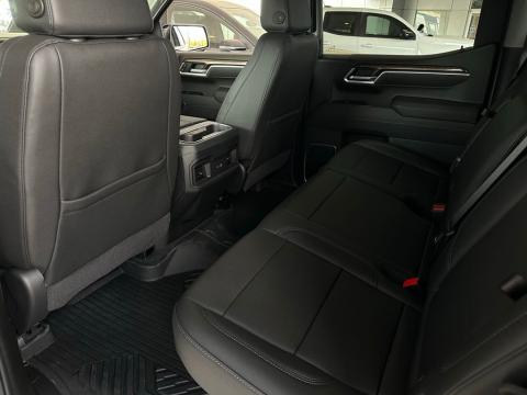 New Summit White 2026 Chevrolet Silverado 1500 RST 4WD - photo 14 - Stock #260775