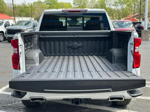 New Summit White 2026 Chevrolet Silverado 1500 RST 4WD - photo 6 - Stock #260775