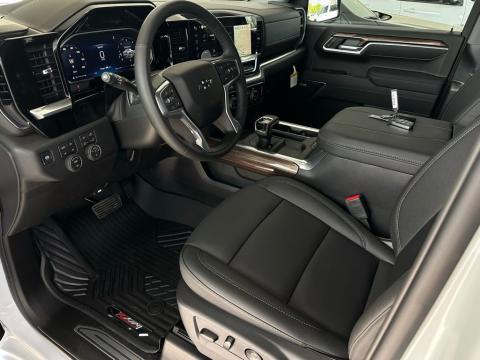 New Summit White 2026 Chevrolet Silverado 1500 RST 4WD - photo 9 - Stock #260775