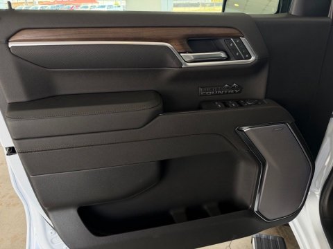 New Polar White Tricoat 2026 Chevrolet Silverado 1500 High Country 4WD - photo 34 - Stock #261342