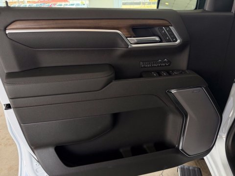 New Polar White Tricoat 2026 Chevrolet Silverado 1500 High Country 4WD - photo 11 - Stock #261342