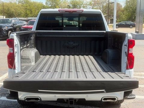New Polar White Tricoat 2026 Chevrolet Silverado 1500 High Country 4WD - photo 7 - Stock #261342