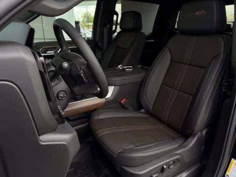 New Black 2026 Chevrolet Silverado 1500 High Country 4WD - photo 13 - Stock #261420