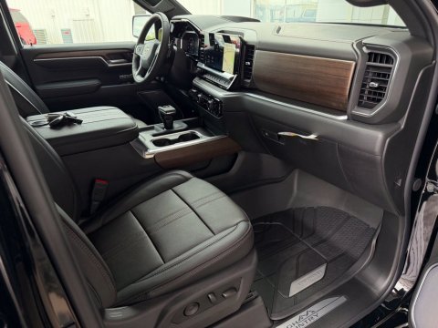 New Black 2026 Chevrolet Silverado 1500 High Country 4WD - photo 16 - Stock #261420