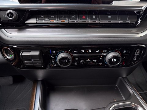 New Black 2026 Chevrolet Silverado 1500 High Country 4WD - photo 25 - Stock #261420