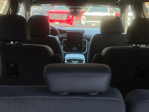 New Volcanic Red Tintcoat 2026 GMC Acadia Elevation FWD - photo 9 - Stock #261217