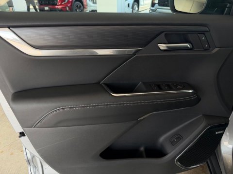 New Sterling Metallic 2026 GMC Acadia Elevation FWD - photo 11 - Stock #261220