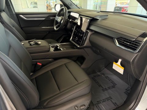 New Sterling Metallic 2026 GMC Acadia Elevation FWD - photo 16 - Stock #261220