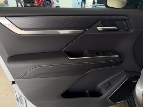 New Sterling Metallic 2026 GMC Acadia Elevation FWD - photo 12 - Stock #261220