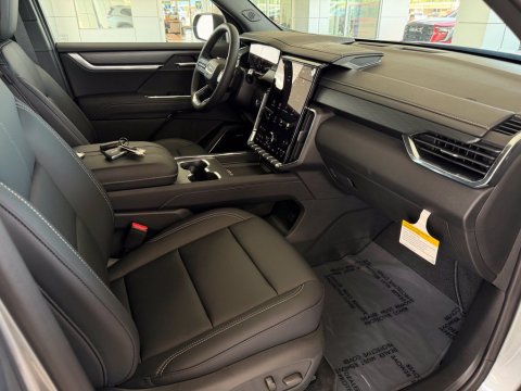 New Sterling Metallic 2026 GMC Acadia Elevation FWD - photo 17 - Stock #261220
