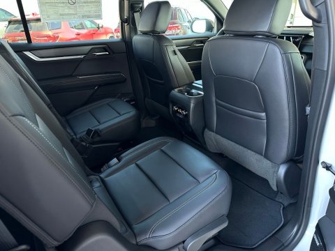 New Summit White 2026 GMC Acadia Elevation FWD - photo 18 - Stock #260998