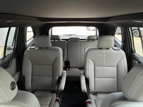 New Volcanic Red Tintcoat 2026 GMC Acadia Elevation FWD - photo 26 - Stock #261070
