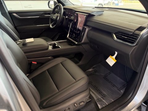New Sterling Metallic 2027 GMC Acadia Elevation FWD - photo 17 - Stock #270053