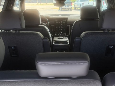 New Ebony Twilight Metallic 2026 GMC Acadia Elevation FWD - photo 9 - Stock #261225