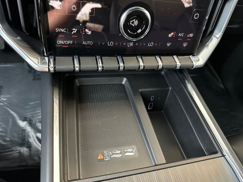 New Ebony Twilight Metallic 2026 GMC Acadia Elevation FWD - photo 25 - Stock #261144