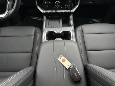 New Volcanic Red Tintcoat 2026 GMC Acadia Elevation FWD - photo 21 - Stock #260457