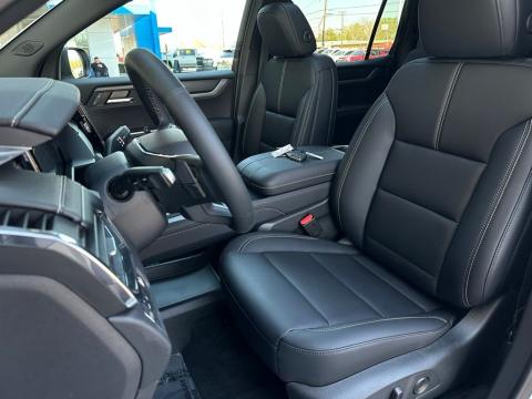 New Glacier White Tricoat 2026 GMC Acadia Elevation FWD - photo 13 - Stock #260744