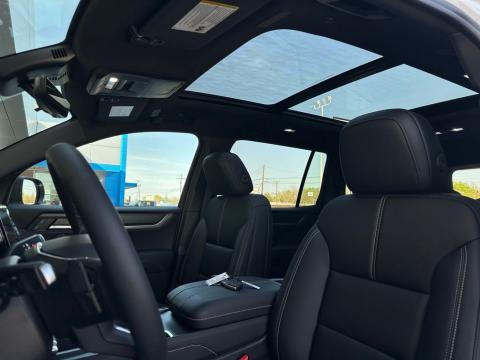 New Glacier White Tricoat 2026 GMC Acadia Elevation FWD - photo 14 - Stock #260744