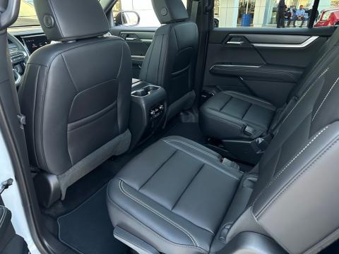 New Glacier White Tricoat 2026 GMC Acadia Elevation FWD - photo 15 - Stock #260744