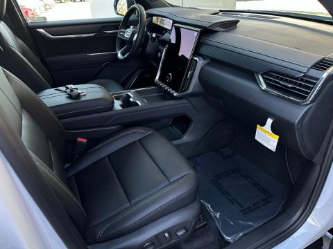 New Glacier White Tricoat 2026 GMC Acadia Elevation FWD - photo 16 - Stock #260744