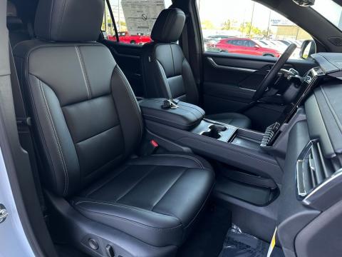 New Glacier White Tricoat 2026 GMC Acadia Elevation FWD - photo 17 - Stock #260744