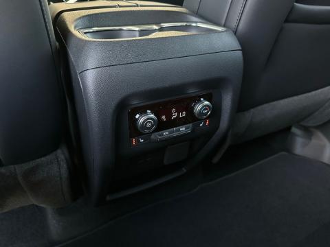 New Glacier White Tricoat 2026 GMC Acadia Elevation FWD - photo 22 - Stock #260744