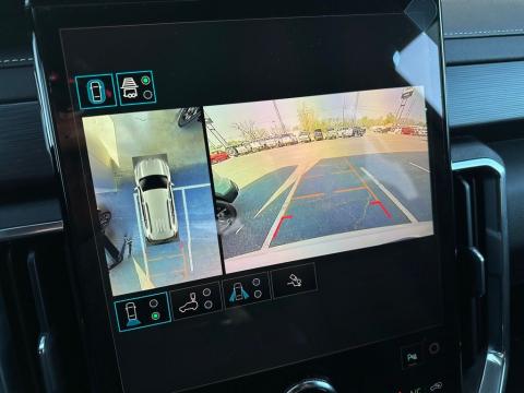 New Glacier White Tricoat 2026 GMC Acadia Elevation FWD - photo 27 - Stock #260744