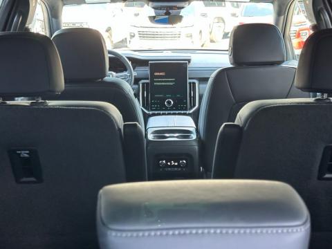 New Glacier White Tricoat 2026 GMC Acadia Elevation FWD - photo 9 - Stock #260744