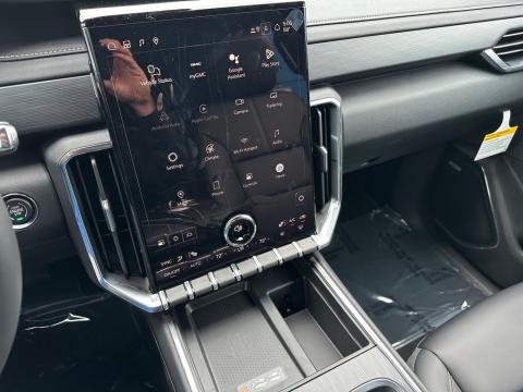 New Sterling Metallic 2026 GMC Acadia Elevation FWD - photo 23 - Stock #260920