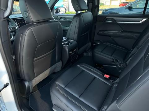 New Summit White 2026 GMC Acadia Elevation FWD - photo 25 - Stock #260757