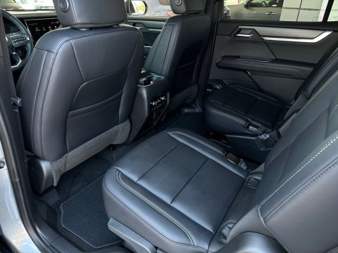 New Sterling Metallic 2026 GMC Acadia Elevation FWD - photo 15 - Stock #260999