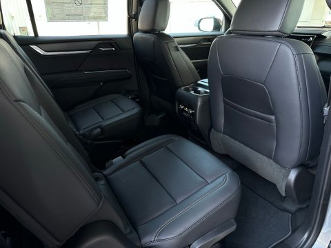 New Sterling Metallic 2026 GMC Acadia Elevation FWD - photo 18 - Stock #260999