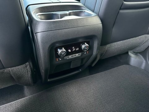 New Summit White 2026 GMC Acadia Denali FWD - photo 22 - Stock #261053