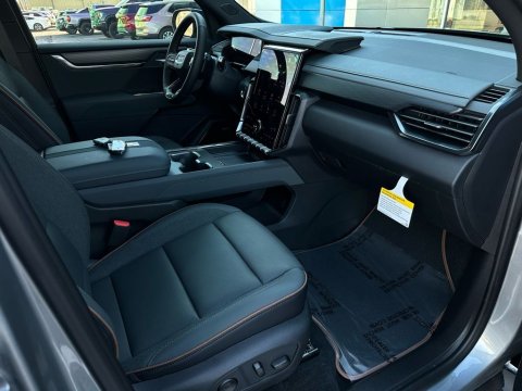 New Sterling Metallic 2026 GMC Acadia AT4 AWD - photo 16 - Stock #260702