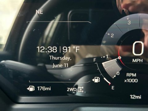New Summit White 2026 GMC Acadia AT4 AWD - photo 23 - Stock #261069