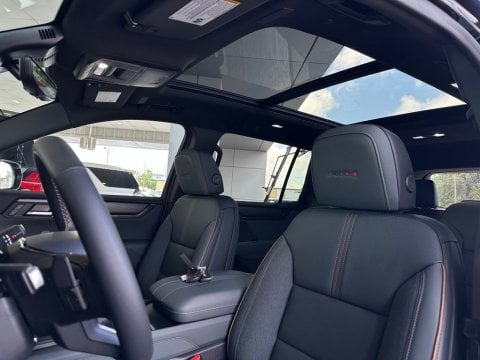 New Ebony Twilight Metallic 2026 GMC Acadia AT4 AWD - photo 14 - Stock #261122